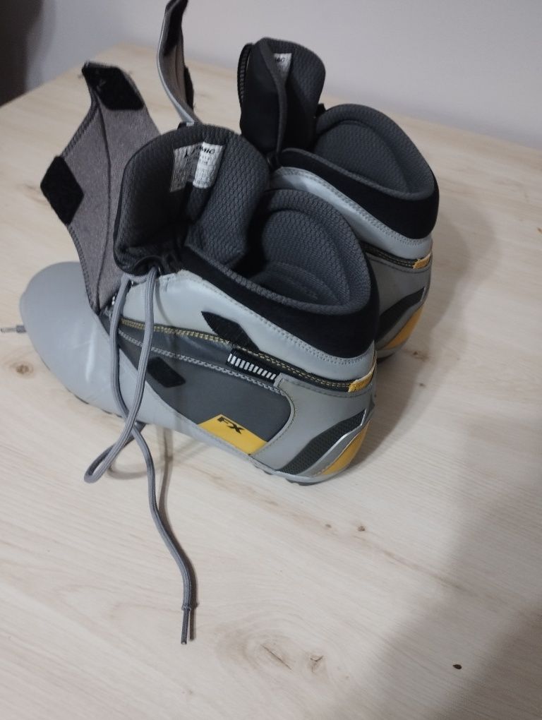 Buty do nart biegowych biegówek 43 atomic nnn