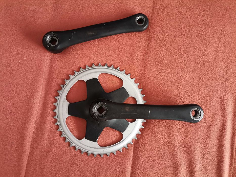 korba OFMEGA włoska jednorzędowa single speed  ostre koło superlekka