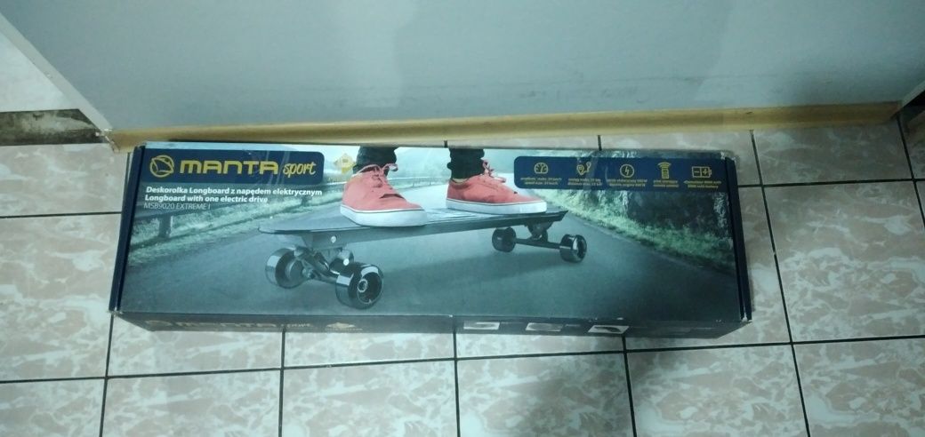 Deskorolka Longboard elektryczny firmy Manta