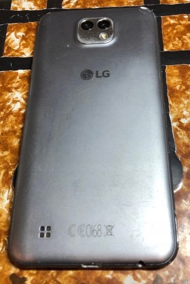 Smartfon LG X Cam 2 GB / 16 GB srebrny