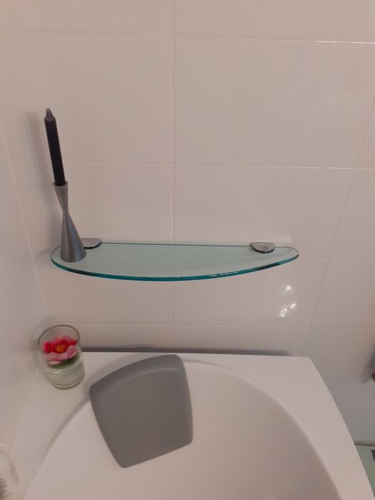 Komplet szklanych wieszakoów, półek do łazienki.