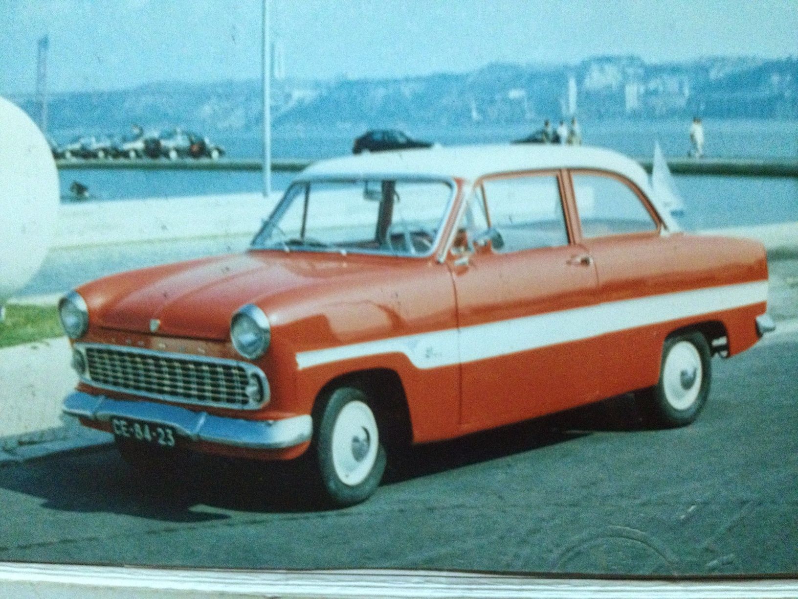 Clássico Ford Taunus 12M SUPER