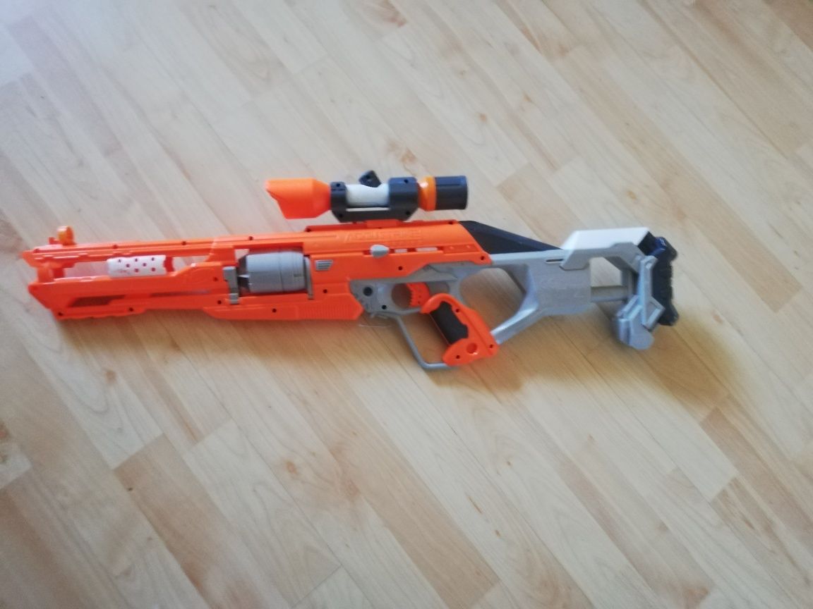 Nerf accustrike alphahawk i falconfire