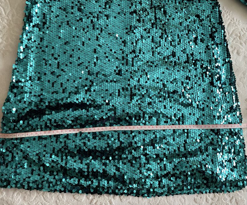 Сукня з паєтками