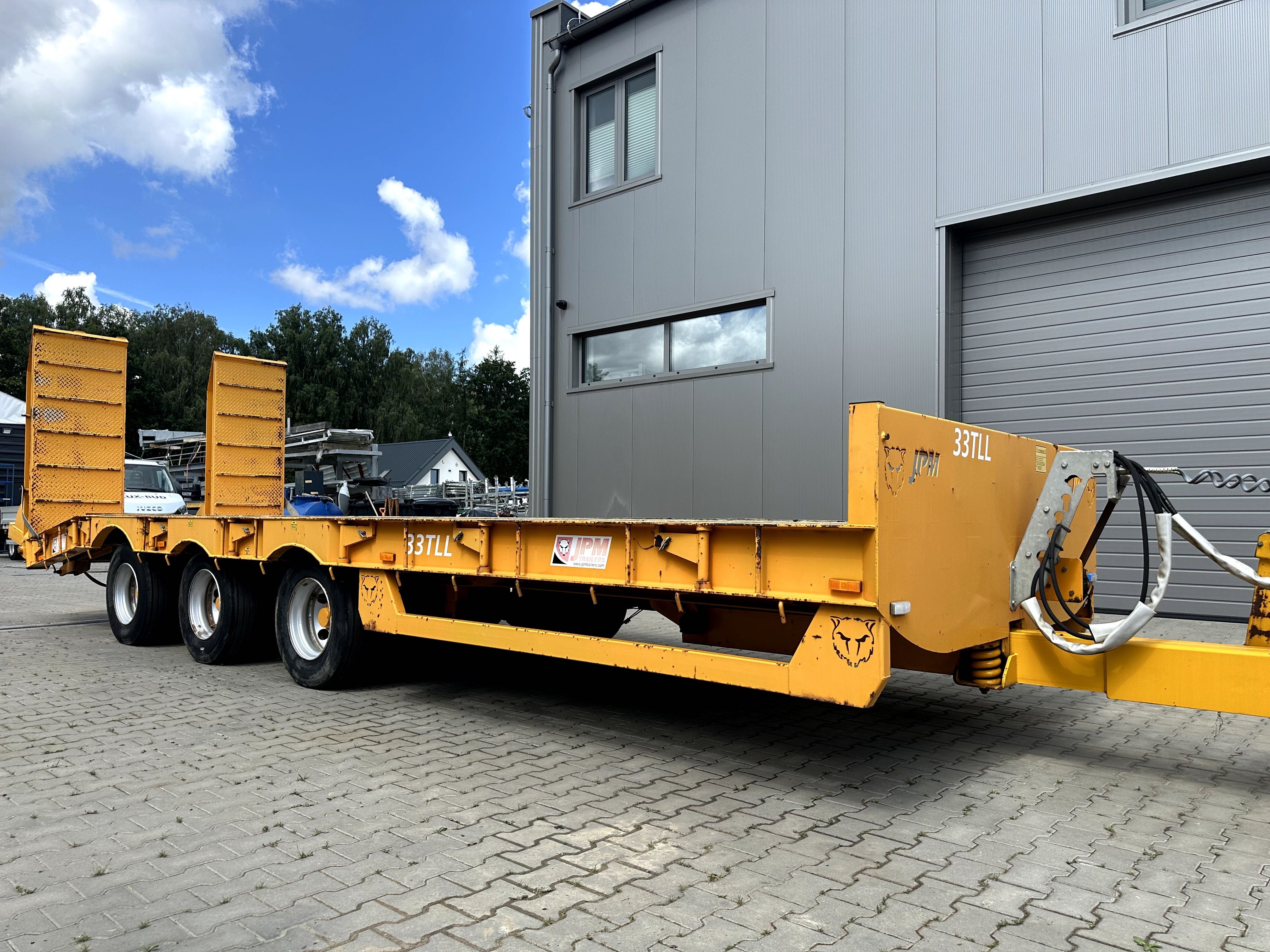 Przyczepa niskopodwoziowa Tandem JPM 33, 3-osiowa DMC 27 T