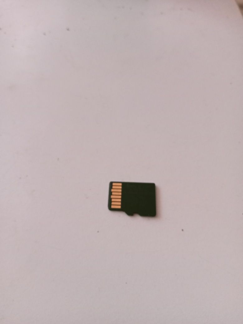 Sprzedam kartę microSD 4GB