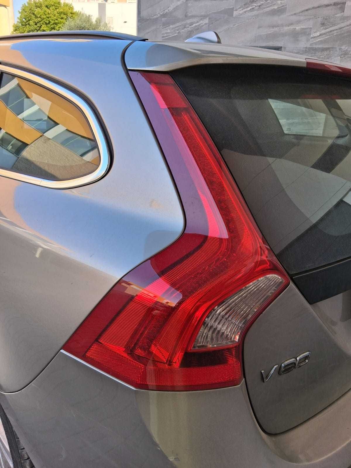 Carrinha Volvo V60 (salvado mas a circular) 5.500€
