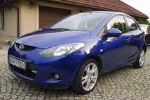Mazda 2 klimatyzacja grzane fotele 4 cylindry