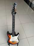 Продам електрогитару Vision Stratocaster. Недорого.