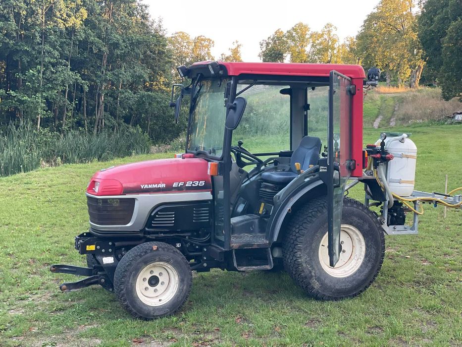 Ciągnik, traktor Yanmar EF 235 (2016) – wersja z kabiną