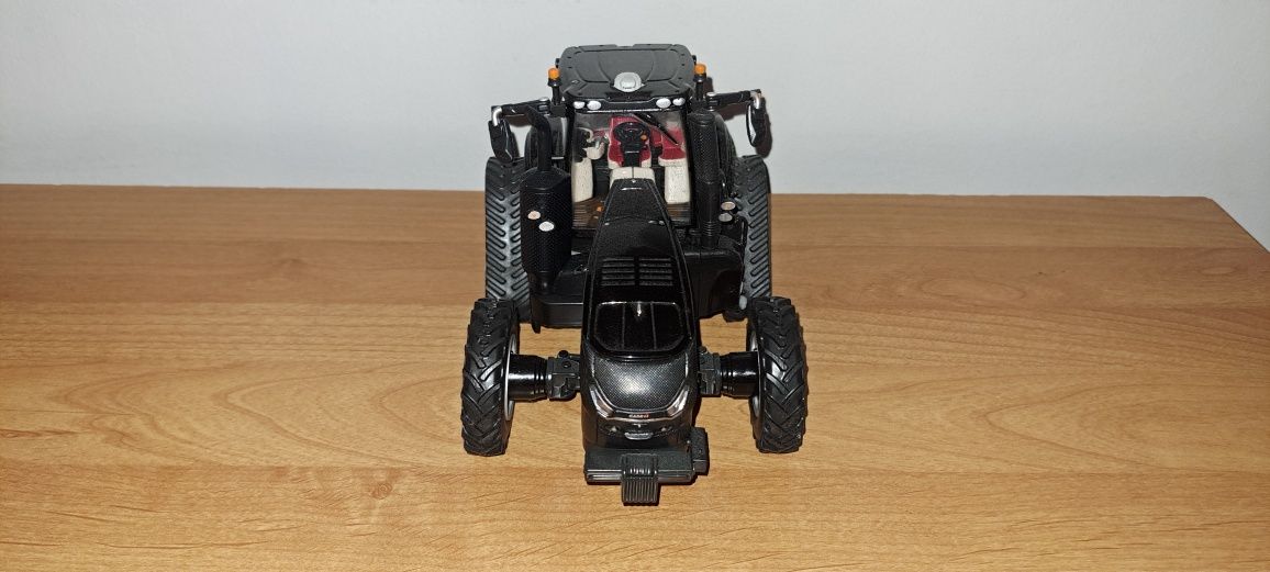 Case IH Magnum 400 Row Track  skala 1:32 Ertl