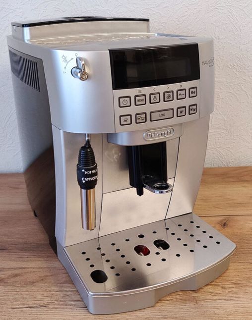 Кавомашина кавоварка 2021р DeLonghi Magnifica S Plus ESAM 22.323 з дом