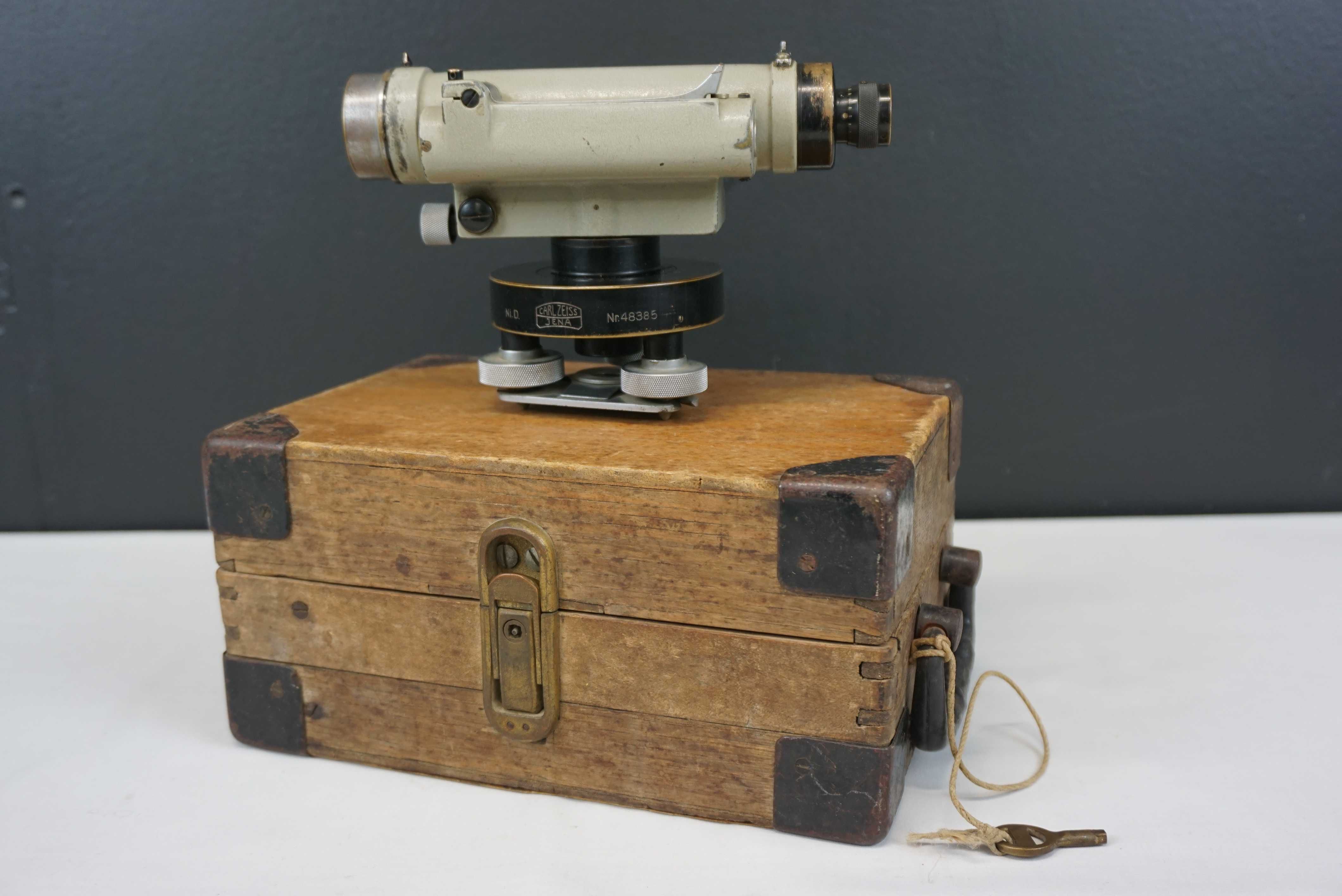 Zabytkowy niwelator Carl Zeiss Jena Ni. D. skrzynka zestaw stary