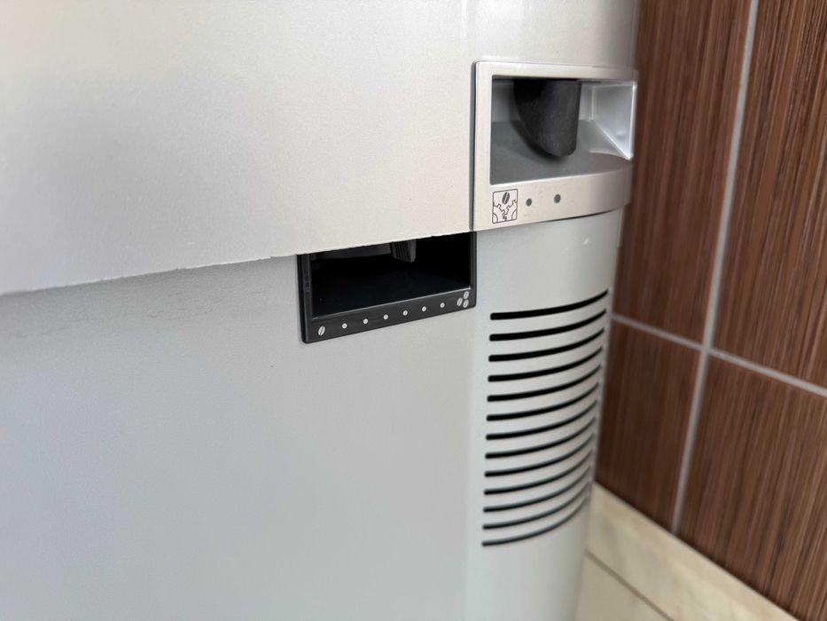 Професійна кавомашина SAECO Aulika Focus (SUP040)