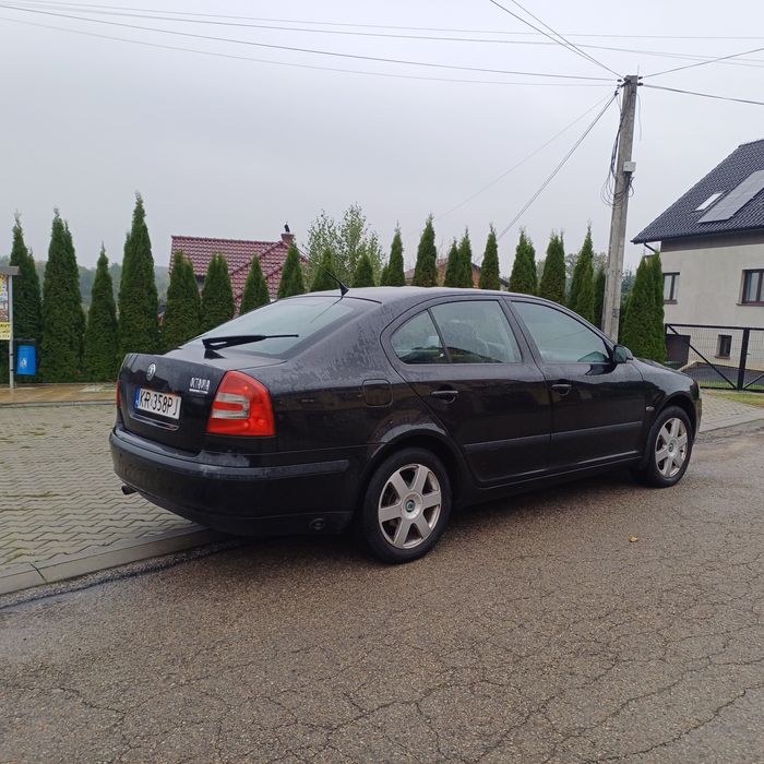 Octavia 2 1.6mpi lpg  tempomat xenon Alu Czujniki długie Opłaty