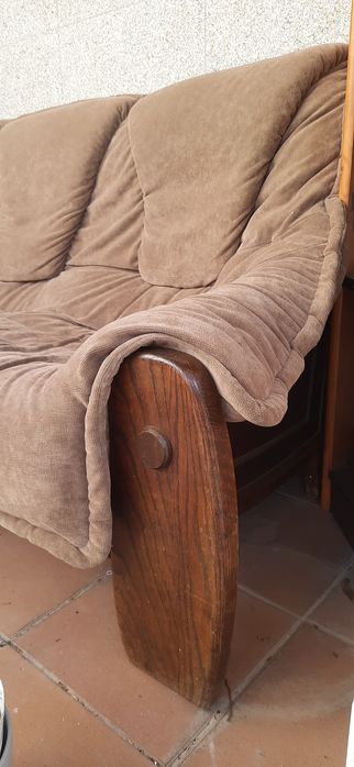 Sofá robusto em tecido