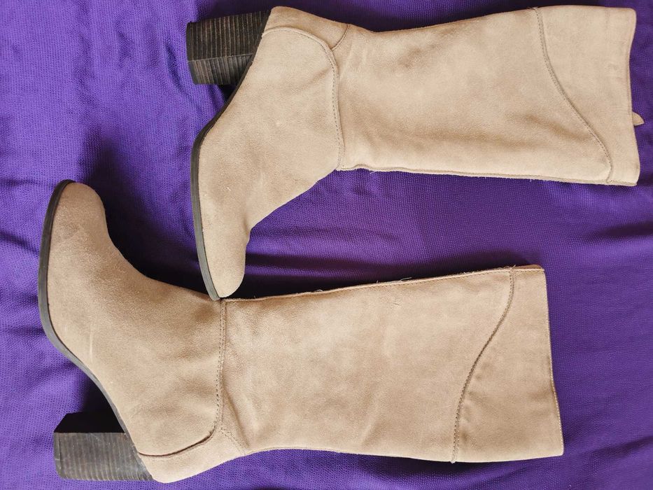 Продам замшеві чоботи відомого виробника Franco Sarto