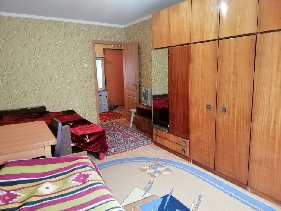 Продам 1 кімнатну квартиру на Виноградарі пр-кт Гонгадзе ВЛАСНИК