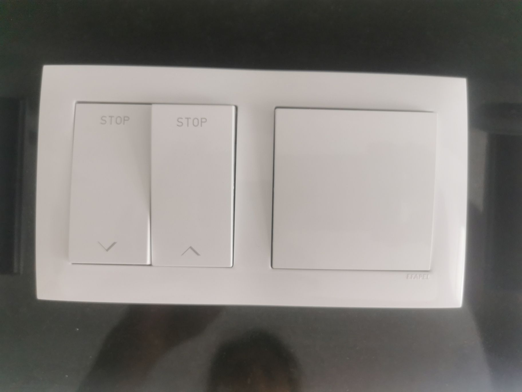 Interruptor duplo de luz e estore elétrico