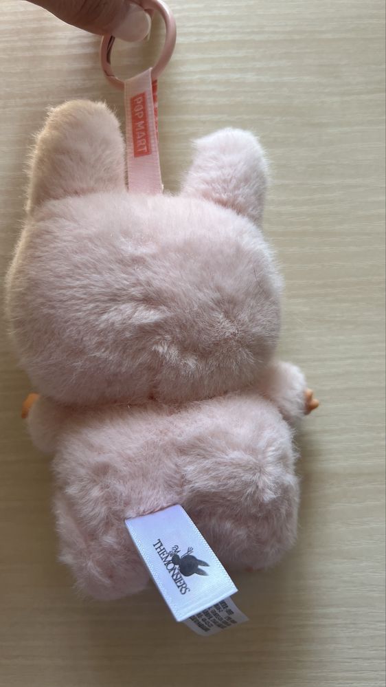 В наявності рожева Dada Labubu Have a seat