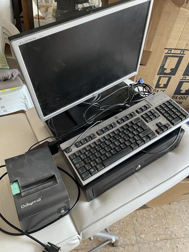 Computador c/ teclado + caixa e impressora