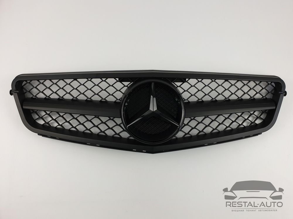 Решетка радиатора Mercedes C-Class W204 черная матовая 54с32109е876