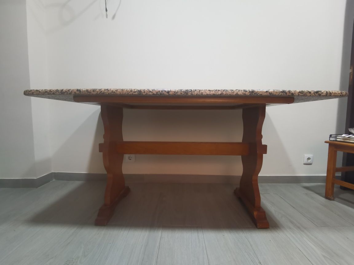 Mesa de cozinha em pedra mármore