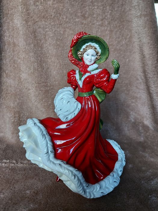 Royal Daulton figurka porcelanowa "Christmas Day 2005"
