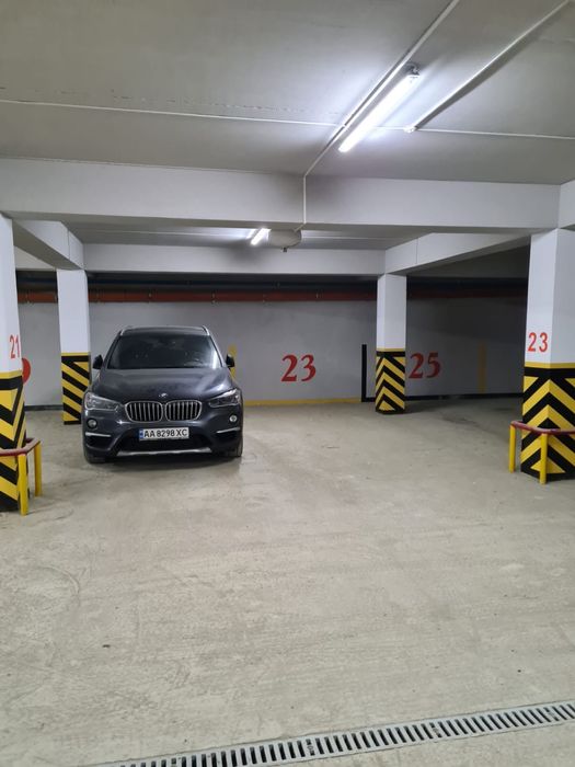 Продаж парковочного місця в закритому паркінгу