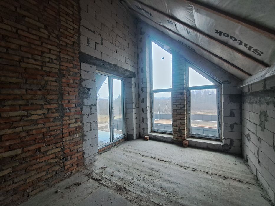 Продам будинок в котеджному містечку біля озера