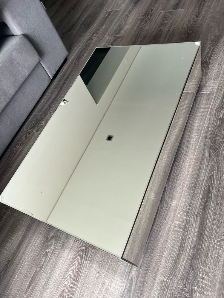 Mesa de sala espelhada
