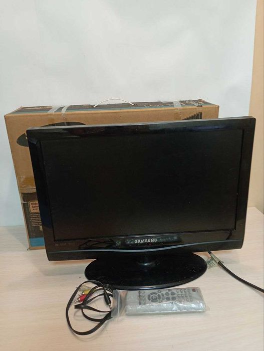Телевізор Samsung LE19C350D1W