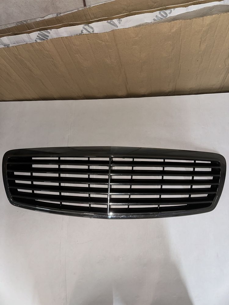 Grill / atrapa mercedes w211 avantgarde przedlift b.dobry stan