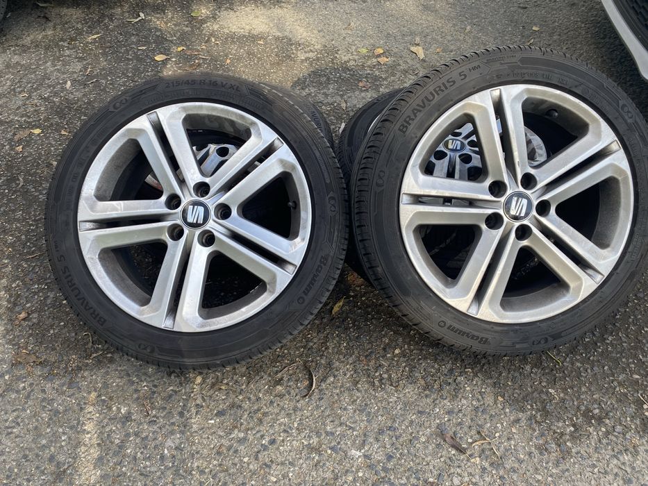 Sprzedam  komplet felg z oponami do  grupy VW