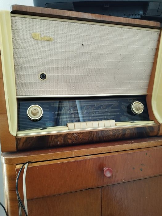 Ламповий радіоприймач ЛАТВІЯ