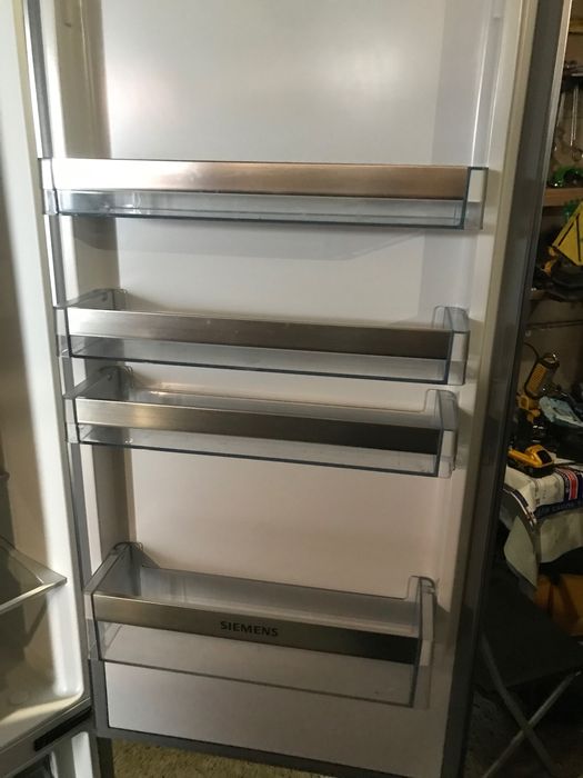 Шухляди та полки до холодильника Siemens , Bosh