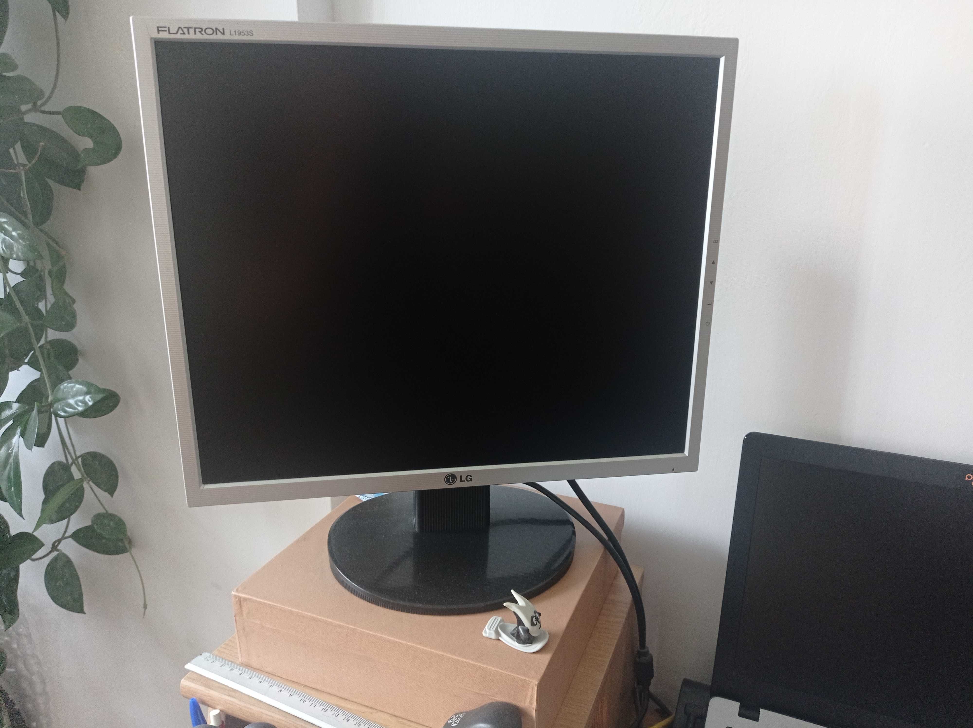 Monitor LG L1953S