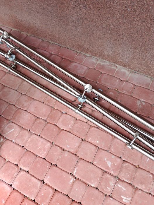 Balustrady poręcze do wewnątrz