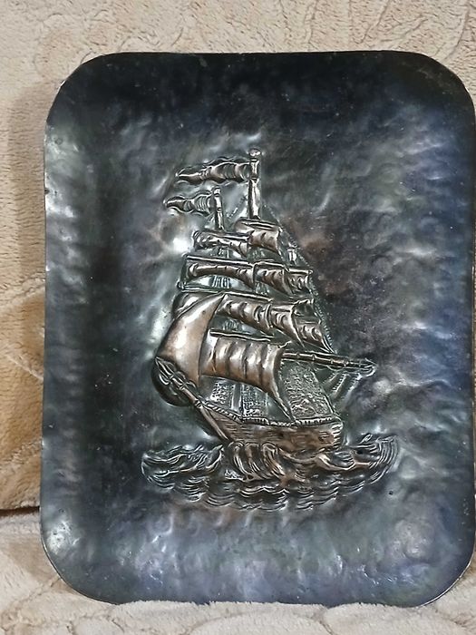 Patera z miedzi - metalo- plastyka " Żaglowiec "