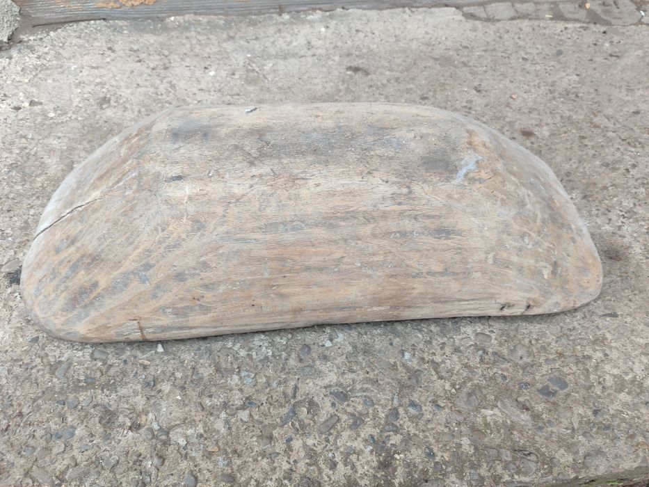 Старовинне дерев'яне корито