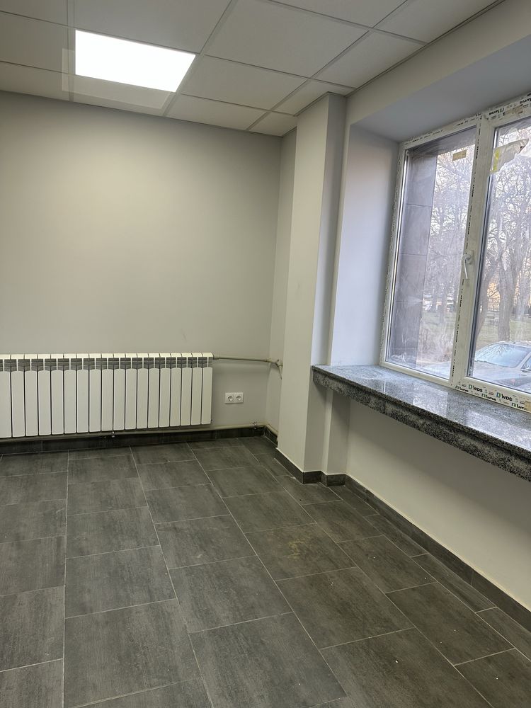 Продам комерційне приміщення пр вул.Гулака Артемовського