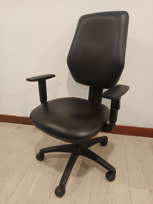 Vendo cadeira de escritório