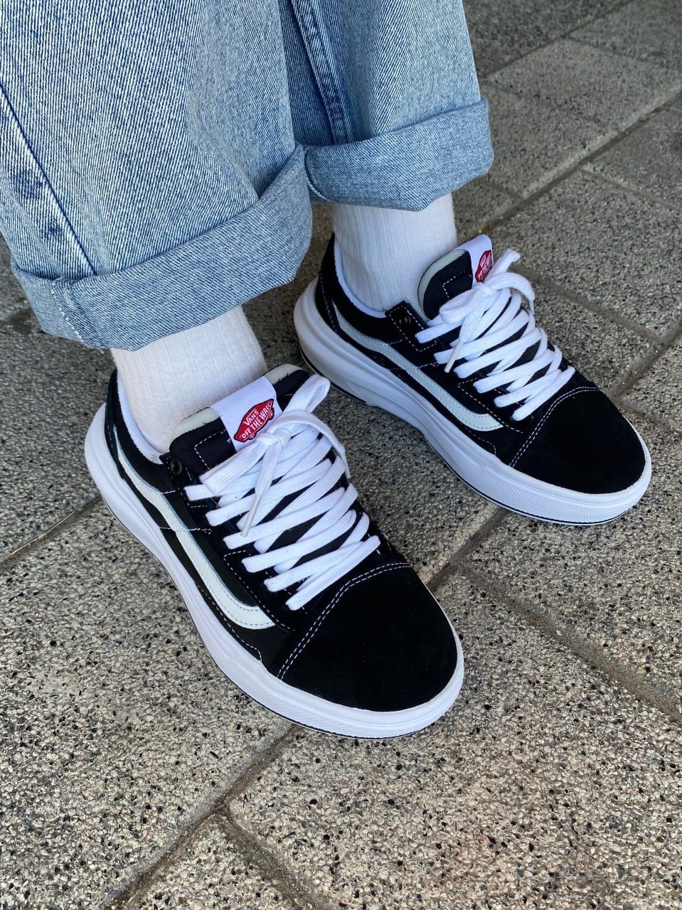 Жіночі кеди Vans Old-Skool Overt Black/White