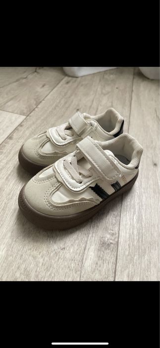 Кеди,кросівки для дівчинки