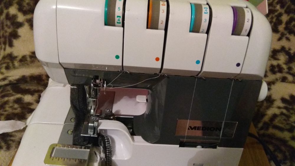 Оверлок MEDION, побутовий оверлок,  швейна машинка