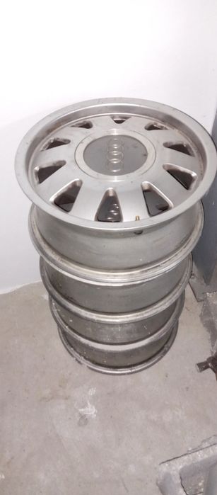 Quatro Jantes 15" originais Audi