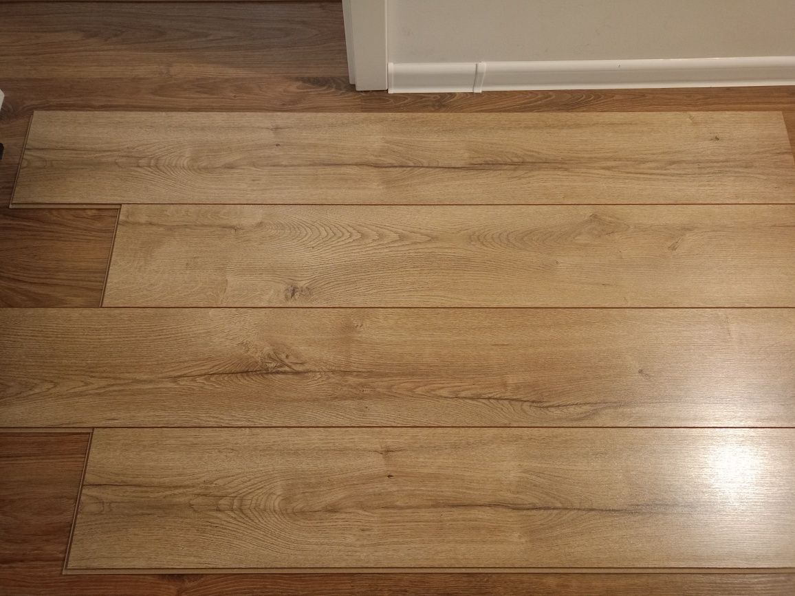 Panele podłogowe laminowane Swiss Krono