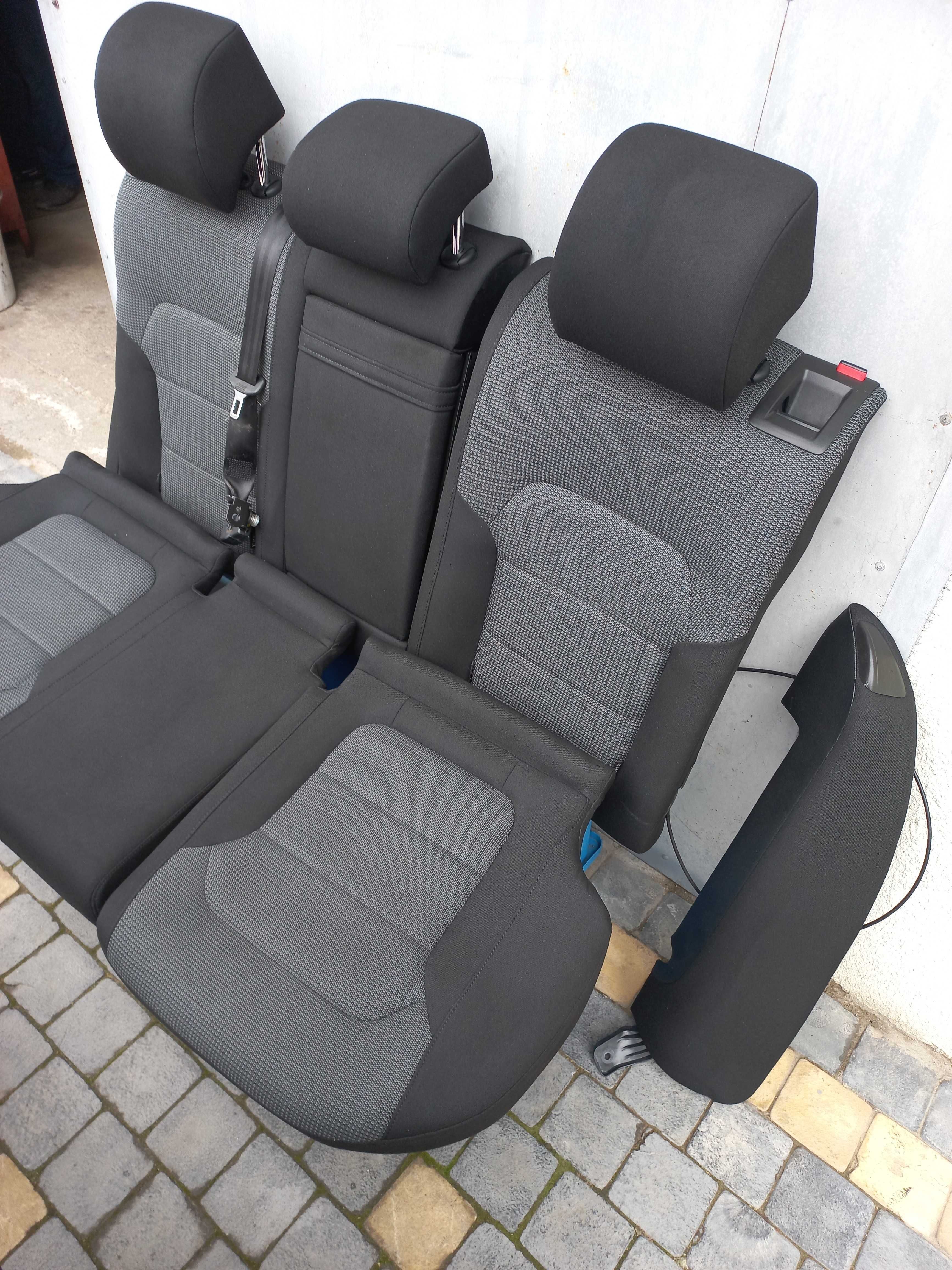 VW Passat B7 Універсал Сидіння салон задні заднє диван задній сідушка