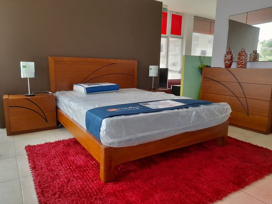 Mobiliario de quarto em cerejeira - Novo