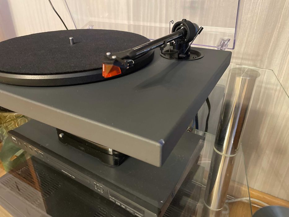 Gramofon  Pro ject  1- Xpression